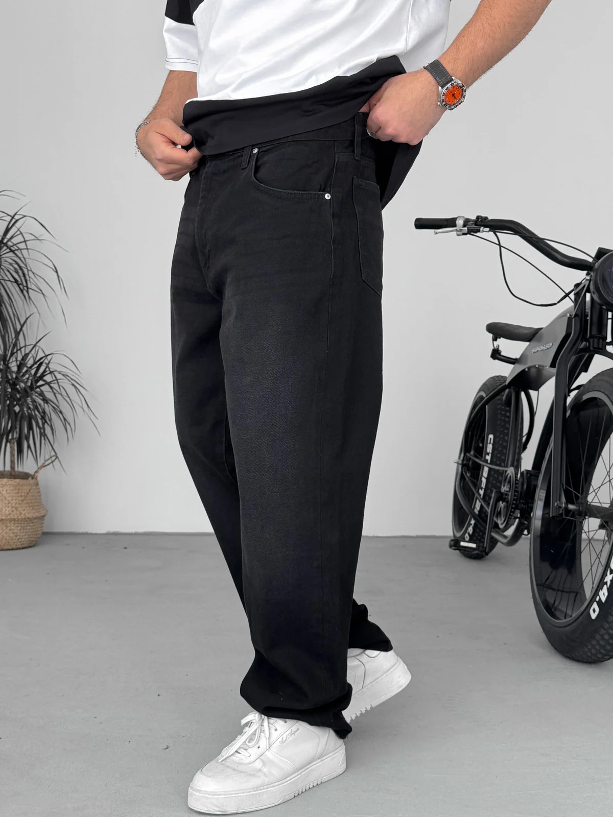 Black Relaxed Fit Denim Jeans - Premium Comfort - Image 3