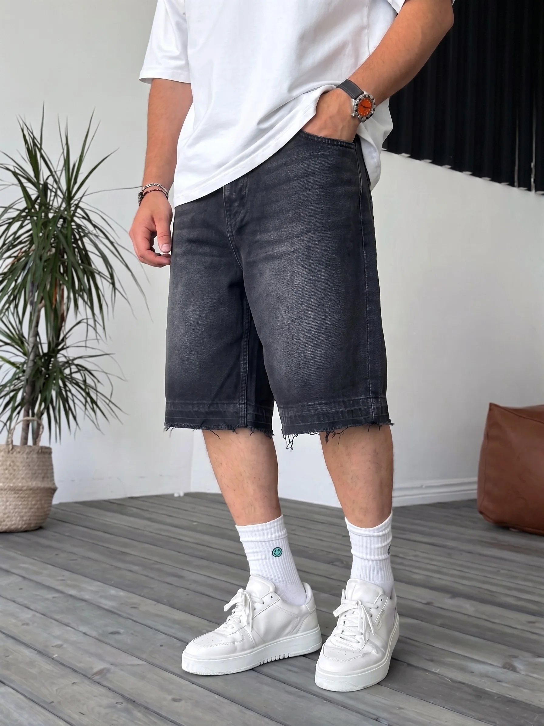 Black Wash Unfinished Hem Denim Shorts - Image 6