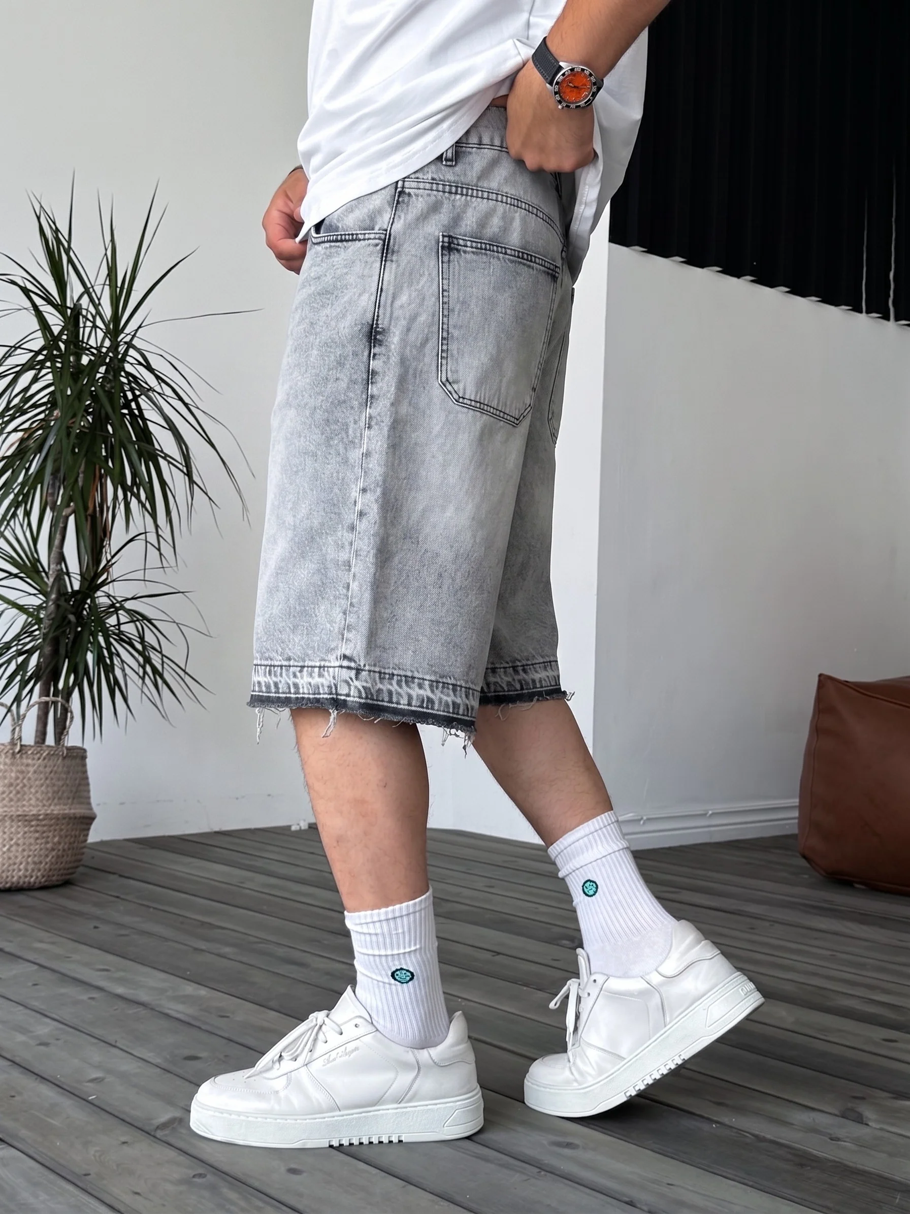 Grey Wash Unfinished Hem Denim Shorts - Image 3