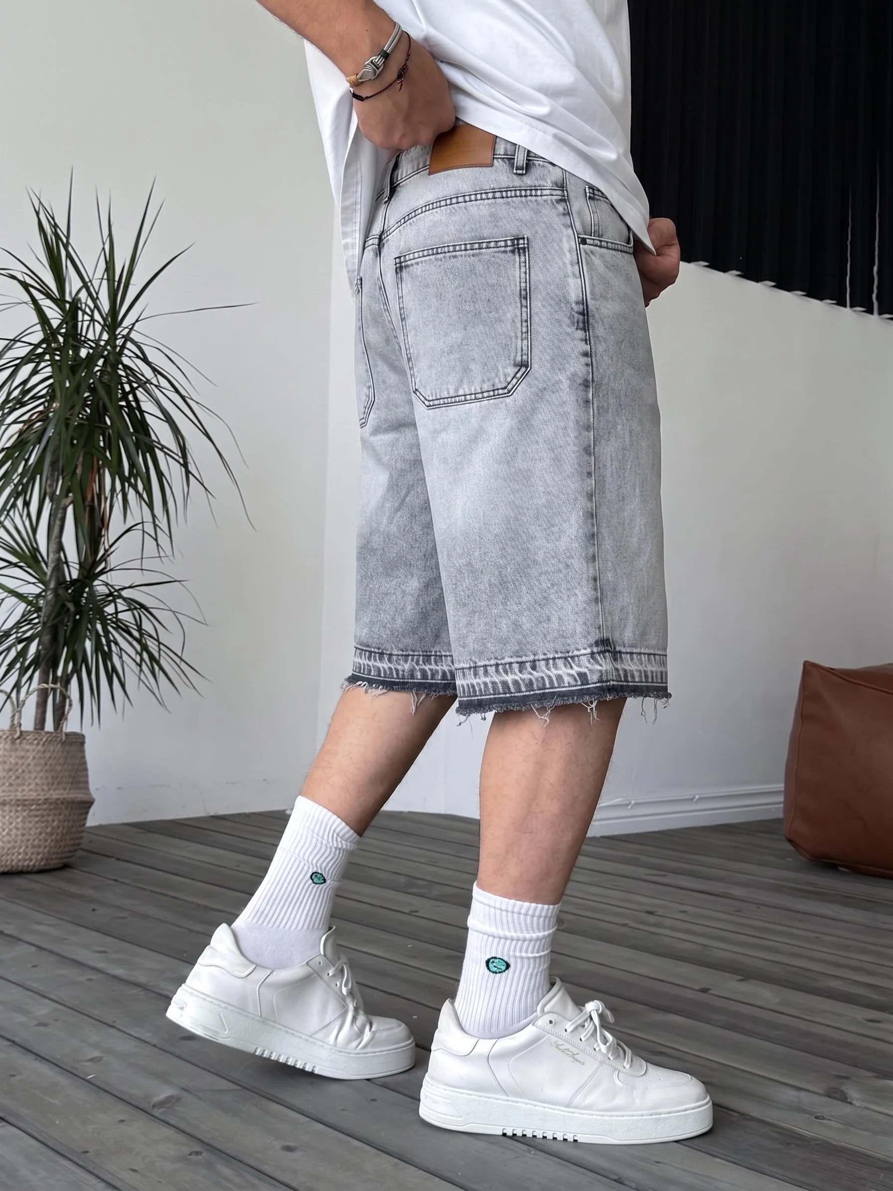 Grey Wash Unfinished Hem Denim Shorts - Image 4