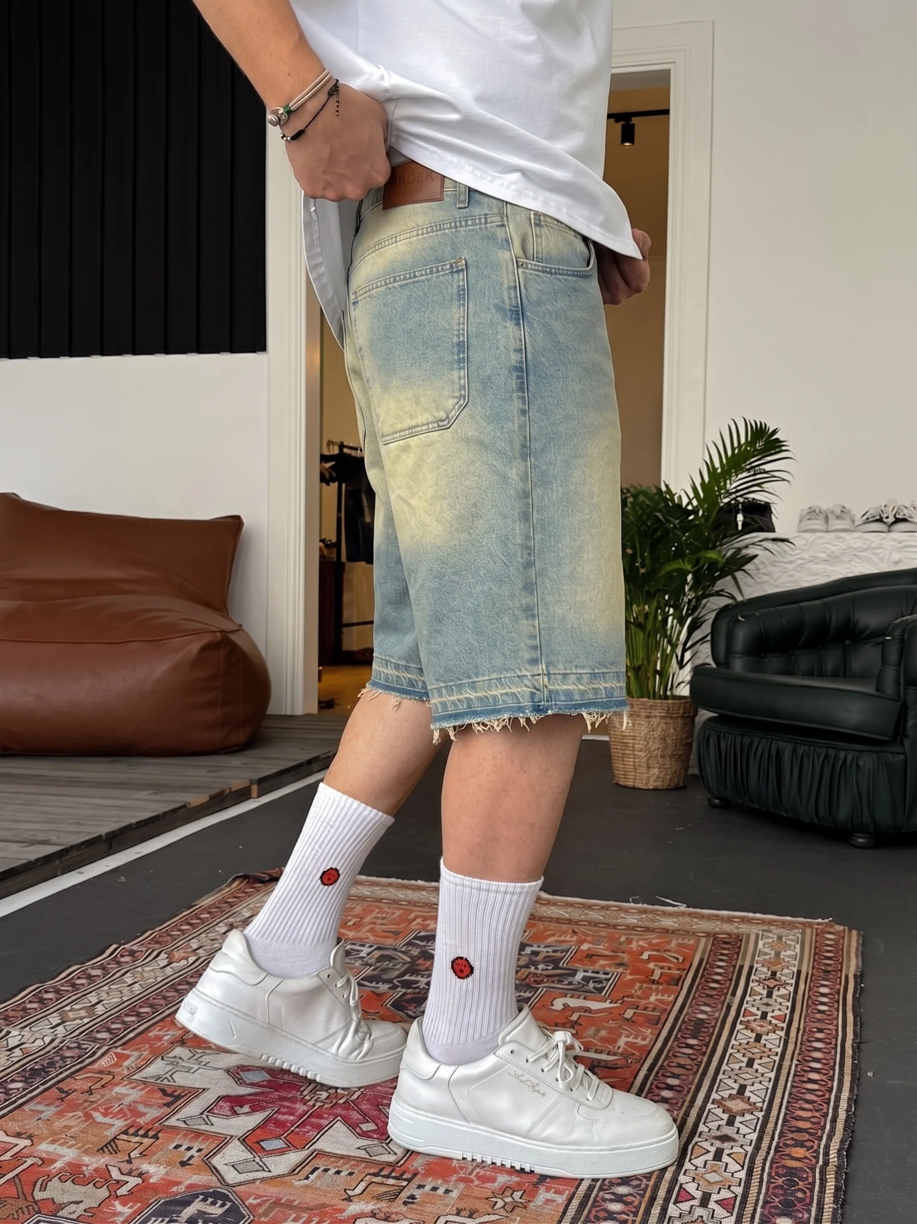 Vintage Wash Unfinished Hem Denim Shorts - Image 3