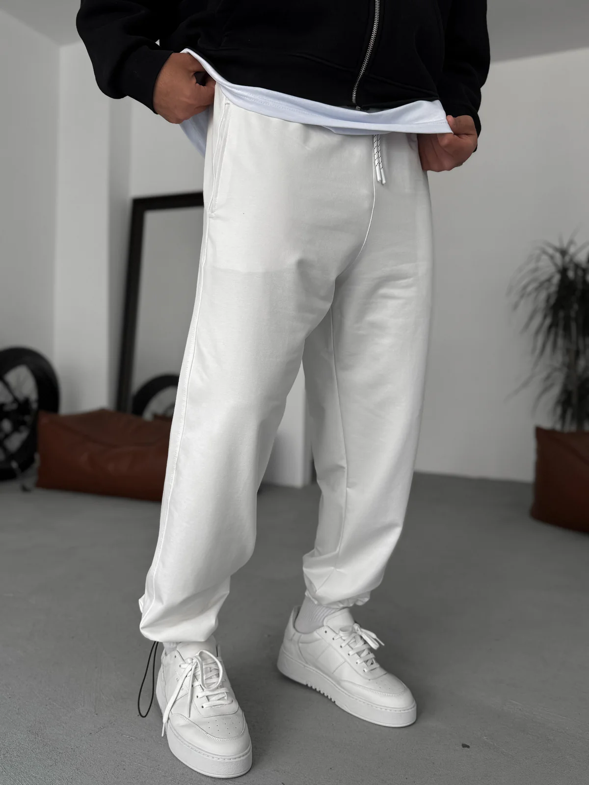 White Basic Summer Sweatpants - Image 3