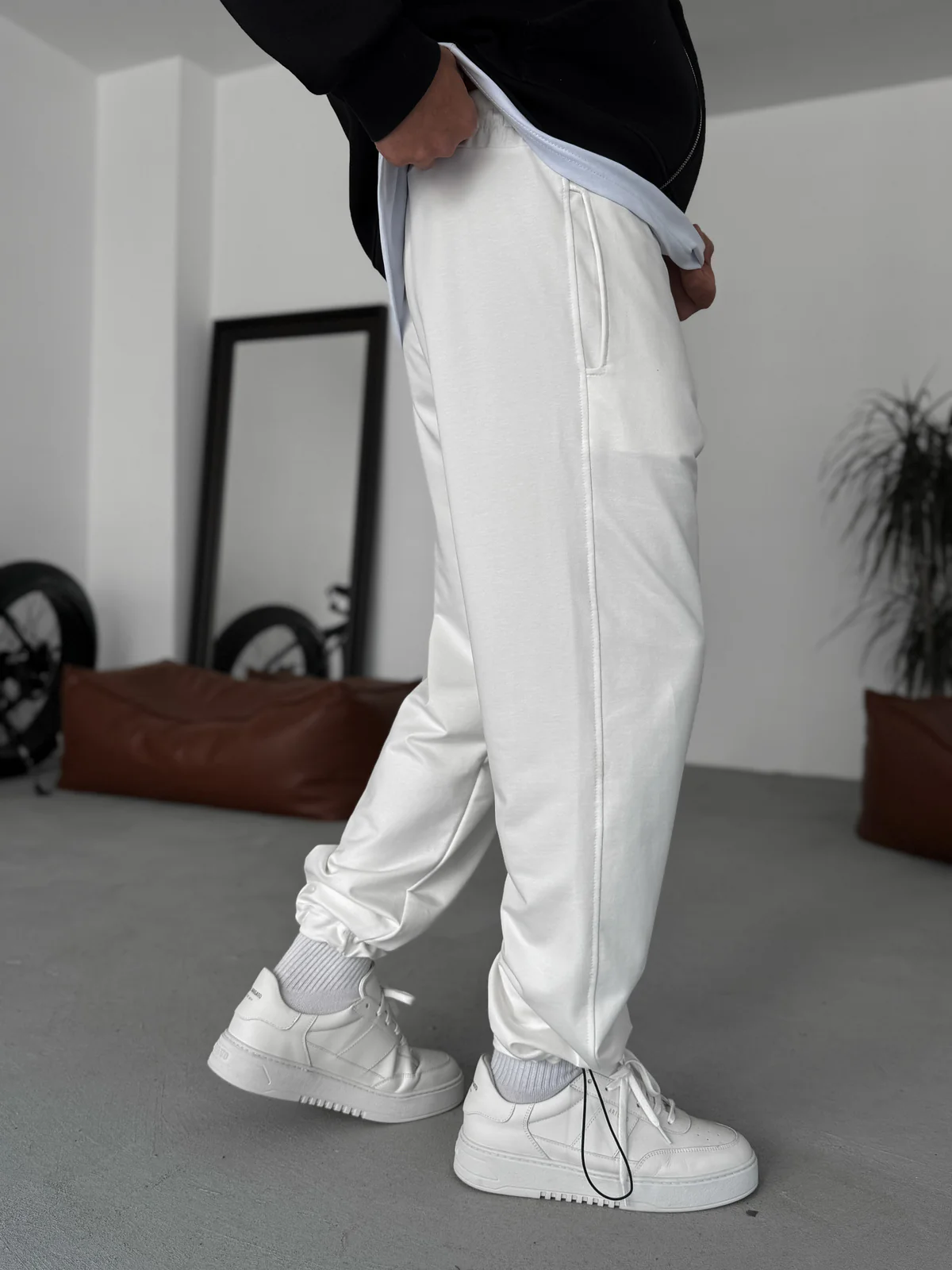 White Basic Summer Sweatpants - Image 4