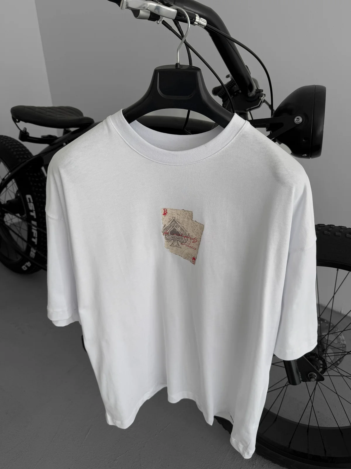 White "R of spades" printed Oversize T-Shirt - Image 5
